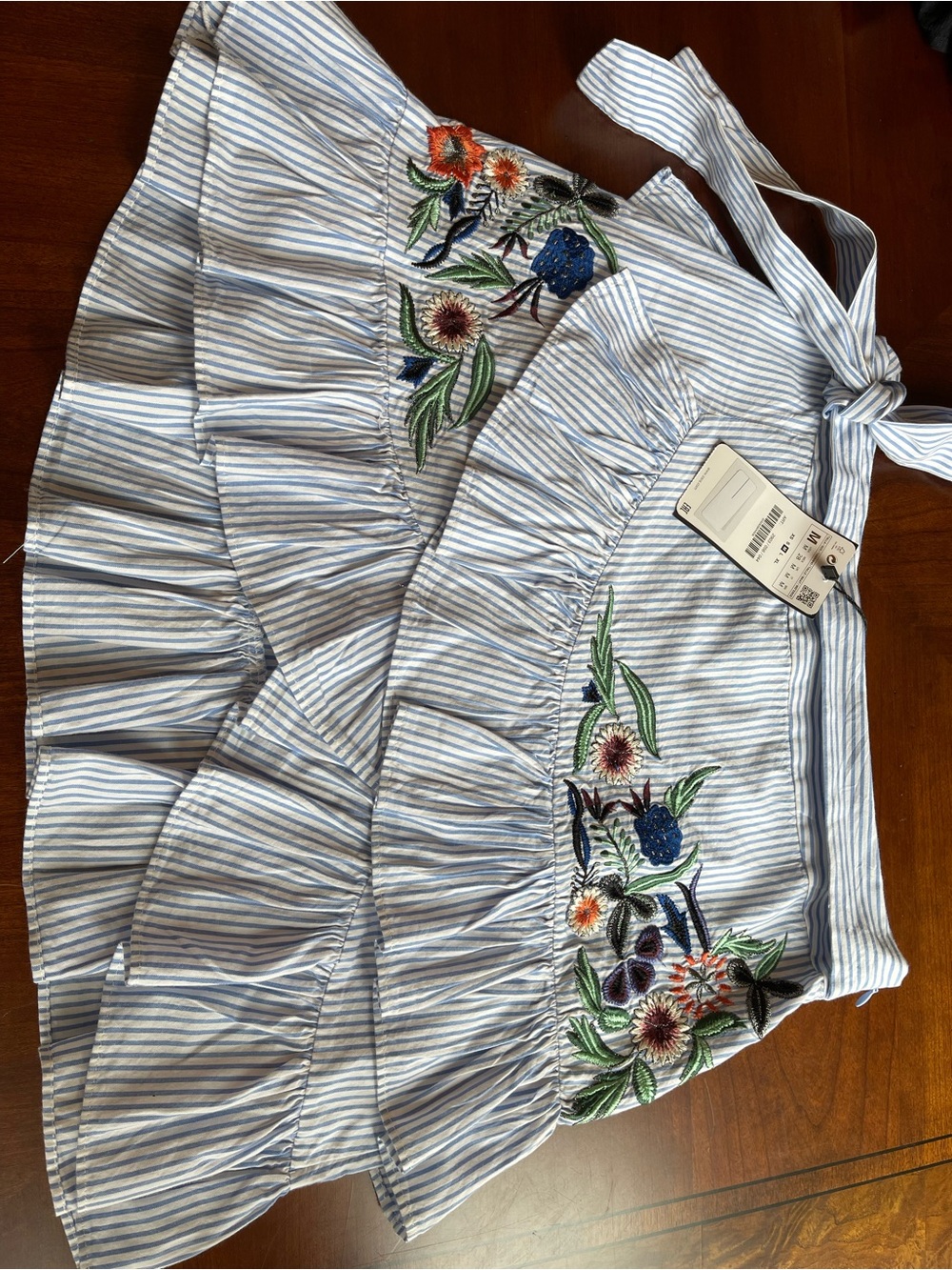 NWT Zara frilly skirt embroidered and striped white and blue size M - Picture 6 of 12